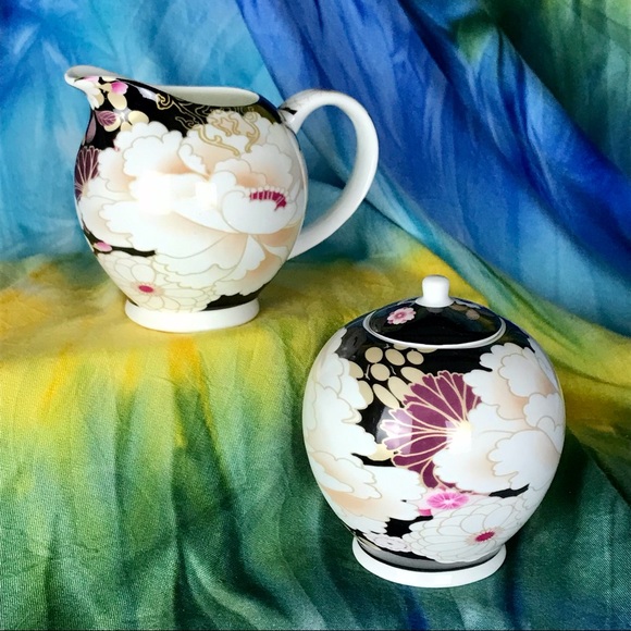 Maxwell Williams Other - Maxwell Williams Pink Cream Fine Bone China Kimono Floral Cream And Sugar Set